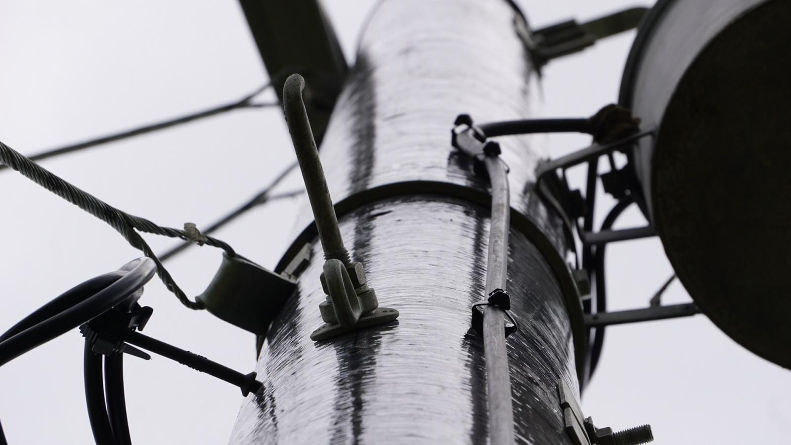 Hardware connections